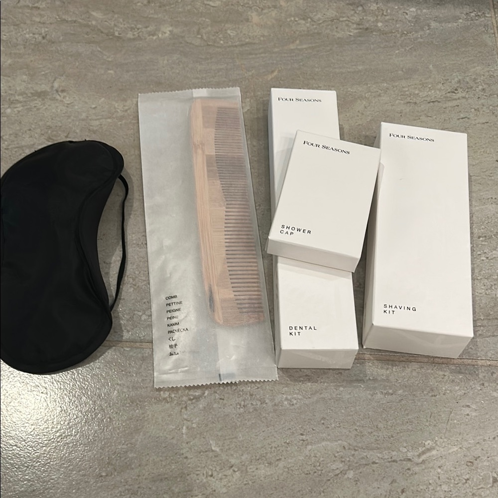 Women's Bath & Body Set - Black and White